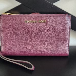 Like new Burgundy Michael Kors Leather Wristlet